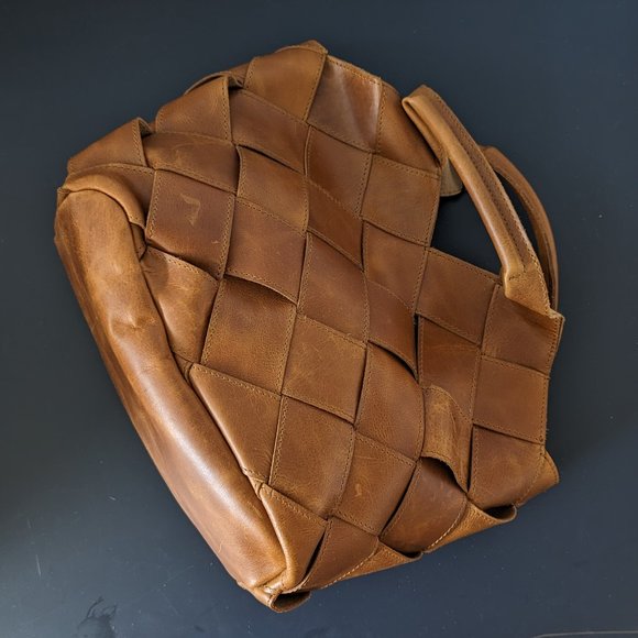 AERE - Woven Leather Handbag - Picture 8 of 8